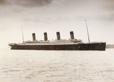 On April 15, 1912, the world's largest steamship of the era sank on its maiden voyage after striking an iceberg in the Atlantic Ocean, resulting in the deaths over of 1,500 people. Haunted Pictures, Titanic Ii, Images Terrifiantes, Titanic History, Creepy Pictures, Rms Titanic, Science Center, Queenstown, Southampton