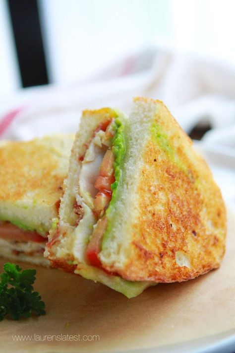 California Club Grilled Cheese Sandwich | Lauren's Latest Buttered Bread, Easy Grilled Cheese, Gourmet Sandwiches, Scandinavian Food, Melty Cheese, Grilled Sandwich, Sandwiches For Lunch, Club Sandwich, Burgers Sandwiches