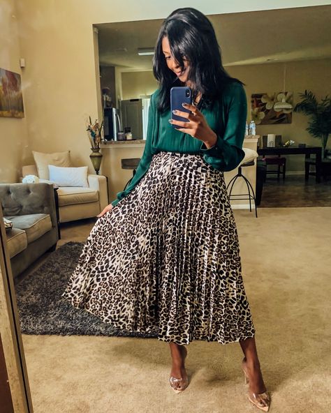 Cheetah Pleated Skirt Outfit, Style A Pleated Midi Skirt, Plus Pleated Skirt Outfit, Pleaded Skirt Winter Outfit, Pleated Skirt Holiday Outfit, Leopard Pleated Skirt Outfit, Printed Pleated Skirt Outfit, Pleated Skirt Outfit Winter, Midi Pleated Skirt Outfit