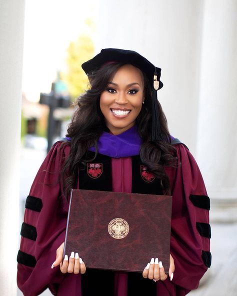 Md Phd Aesthetic, Phd Graduation Photos, Black Woman Graduation, Md Graduation, Fredro Starr, Doctoral Graduation, Educated Women, Doctor Of Education, Graduation Inspiration