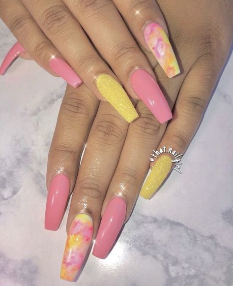 Pastel pink and yellow floral coffin nails #summernails #nails #coffinnails Normal Nails, 2019 Nails, Neon Summer, Acrylic Nail Art, Yellow Nails, Unique Nails, Coffin Nails Designs, 2019 Fashion, Dope Nails