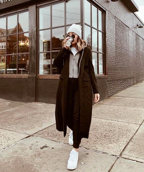 STYLE: Chic and Cozy Autumn & Winter Outfit Ideas… – daisy chain daydreams Canada Winter Outfit, Winter Outfits Canada, Boho Winter Outfits, Canada Winter, Winter Outfits Snow, Winter Mode Outfits, Winter Outfits For School, Winter Outfits Warm, University Outfit