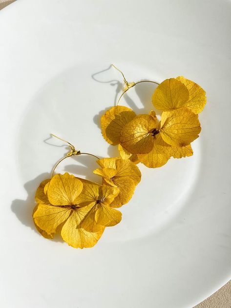 Mustard Yellow Bridesmaid, Dried Flower Hoop, Yellow Hydrangea, Dried Flower Earrings, Yellow Bridesmaid, Preserved Hydrangea, Flower Hoop Earrings, Colour Combinations Fashion, Yellow Bridesmaids