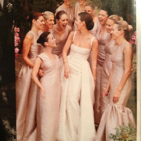 Celebrity Weddings Bridesmaids, Old Fashioned Bridesmaid Dresses, Bridesmaids Aesthetic Vintage, Vintage Pink Bridesmaid Dresses, Vogue Bridal Party, Rom Com Wedding Aesthetic, Bridesmaid Dresses Old Money, 2000s Wedding Aesthetic, Black Bridesmaid Dresses Aesthetic