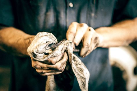 Real men get their hands dirty and work hard. Proud of my dad for doing everything he could to put food on the table. PAYAN'S GROUP! All the way! Need to get me a hard worker too! :P Mechanics Photography, Mechanics Aesthetic, Mechanics Hands, Mechanic Man, Southern Mom, Diesel Mechanics, Working Hands, Hard Working Man, Hard Workers