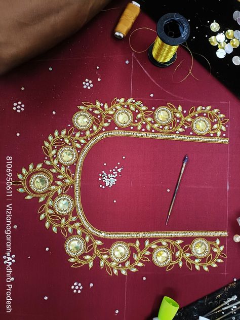 Blouse Aari Work Design, Blouse Aari Work, Yoke Embroidery, Magam Work Designs, Magam Work, Lotus Flower Pictures, Aari Design, Birds Embroidery Designs, Simple Embroidery Designs