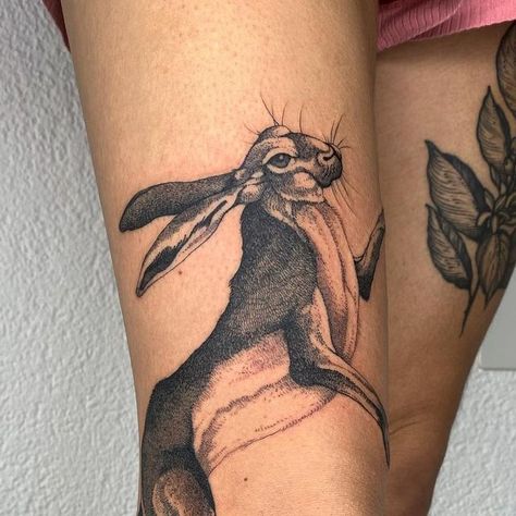 Mattattoo-Tattoowithlove on Instagram: "Running hare Freehand Done in @nicogrind_tattooshop @delight_tattoo_needles @bue2530tattoomachines #undergroundartist #btattooing#thebesttattooartists#TAOT#darkartist#blackworkers#skinartmag#radtattoos#blackworkerssubmission#onlythedarkest#onlyblackart#moreblackink#onlyblacktattoos#fineline#undergroundartist#seabass#singleneedle#mattattoo#blackworkers_tattoo#blacktattoo#illustrationtattoo#illustration#blacktoptattooing#hare#haretattoo#rabbit#rabbitlif Hare Tattoo Blackwork, Leaping Hare Tattoo, Fox Rabbit Tattoo, Wild Hare Tattoo, Rabbit Silhouette Tattoo, Rabbit Leg Tattoo, Rabbit Back Tattoo, Running Rabbit Tattoo, Fox And Rabbit Tattoo