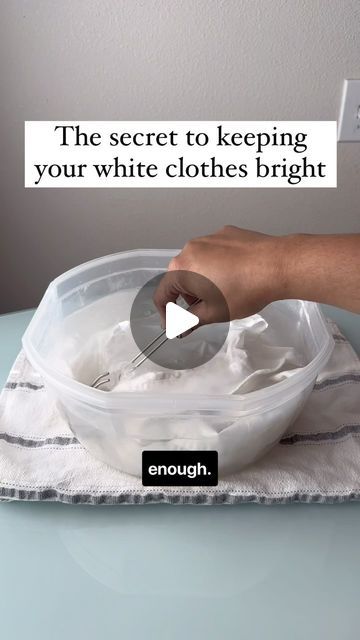 Homeaglow on Instagram: "Learn the secret to keeping your white clothes nice and bright for the summer with these cleaning tips. ✨

#cleaningtips #cleaninghacks #cleaningtipsandtricks #cleaningmotivation #cleaningmode #whiteclothes #laundry #laundrytime #laundrytips #summerclothes" How To Clean White Shirt Collars, Laundry Hacks For Whites, How To Clean White Shirts, How To Wash White Clothes, How To Whiten White Clothes, Whiten White Clothes, Laundry Whitening, Cleaning White Shirts, How To Whiten Clothes