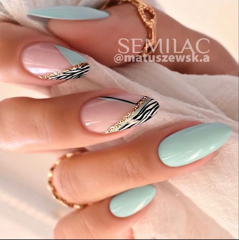 Amazing Nail Art Designs, Amazing Nail Art, Nails Yellow, Art Designs Ideas, Graduation Nails, Pink Nail, Chic Nails, Short Acrylic Nails, Long Acrylic Nails