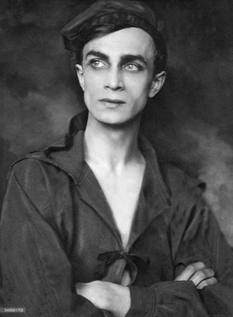 Conrad Veidt Conrad Veidt, The Man Who Laughs, Paris 1900, Lon Chaney, Silent Film Stars, German Expressionism, Silent Movie, Hair Images, Tv Movie