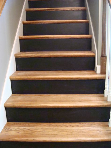 Chalkboard Stairs Painting Wooden Stairs, Painted Stair Risers, Painted Staircases, Black Stairs, Stair Makeover, Diy Staircase, Stairs Makeover, Staircase Remodel, Staircase Makeover