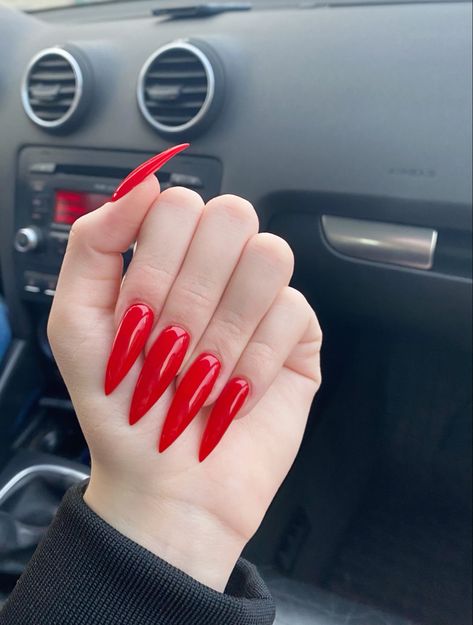 Anna Nails, Almond Nails Red, Red Stiletto Nails, Long Red Nails, Red Gel Nails, Sharp Nails, Pointy Nails, Red Manicure, Red Acrylic Nails