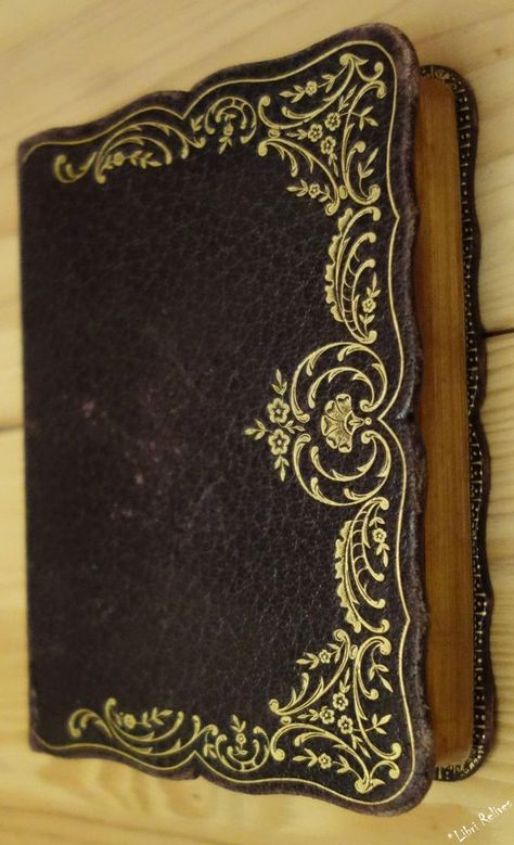 Kelmscott Press, Book Rebinding, Ornate Books, Vintage Book Art, Book Presentation, Diary Covers, Vintage Book Covers, Beautiful Book Covers, Cool Books