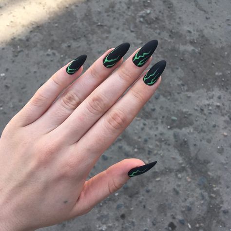 Black And Neon Halloween Nails, Short Black And Green Nails, Black Nails With Green, Hipster Nails, Opal Nails, Witch Nails, Coffin Nails Matte, Cow Nails, Nails Desing