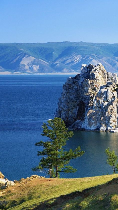 Beautiful Lake Baikal - Siberia (Russia). It is the world's oldest and deepest freshwater lake. Siberia Russia, Lake Baikal, Voyage Europe, Beautiful Lakes, Macedonia, Places Around The World, Albania, Estonia, Slovenia