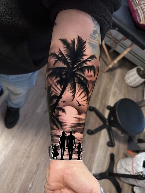 Arm Tree Tattoo Men, Miami Tattoo Ideas Men, Sea Tattoo Sleeve, Compass And Map Tattoo, Tattoo Homme, Family Tattoos For Men, Baby Tattoo Designs, Mark Tattoo, Wolf Tattoo Sleeve