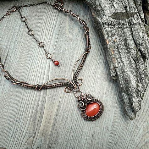 Wrap Choker Necklace, Wire Necklaces, Blood Red Color, Wire Jewelry Patterns, Wire Pendants, Elven Jewelry, Handmade Chokers, Chain And Pendant, Copper Accents