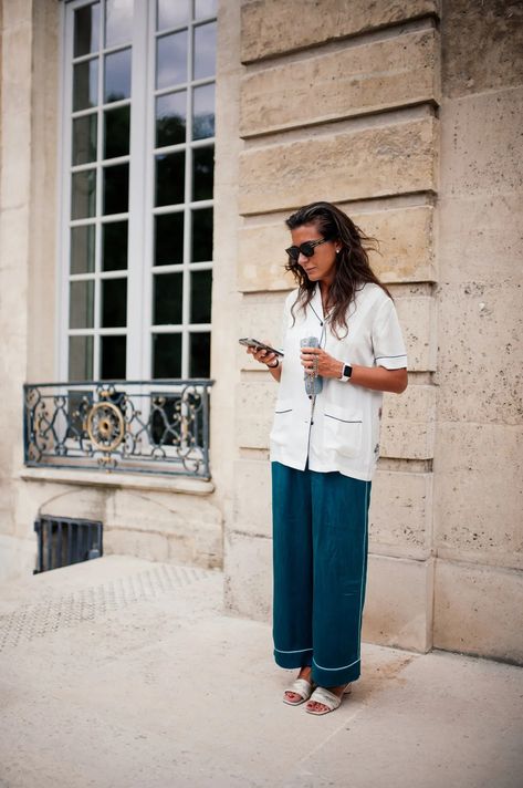 The Street Style Trends Seen at Paris Fashion Week Couture Fall 2024 [PHOTOS] Prada Street Style, Paris Couture Week, Top Street Style, Paris Couture, Moda Paris, Street Style Trends, Couture Week, Street Style Paris, Paris Street Style