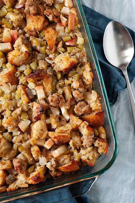 Thanksgiving Stuffing With Sausage, Stuffing With Sausage And Apples, Sausage And Apples, Stuffing With Sausage, Classic Stuffing Recipe, Potatoes Easy, Homemade Stuffing, Stuffing Recipes For Thanksgiving, Gluten Free Cornbread