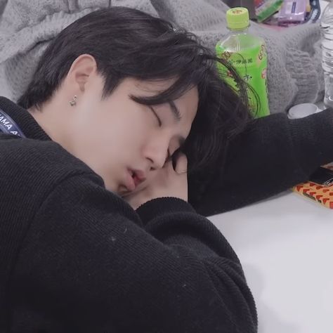 Han Sleeping, Han Skz, Lq Icons, Han Jisung, Ji Sung, Crazy Kids, Boyfriend Material, I Love Him, Stray Kids