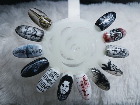 Game of thrones nail art Game Of Thrones Nails Designs, Game Of Thrones Nail Art, Game Of Thrones Nails, Harry Potter Plates, Ideas Uñas, Get Nails, Nail Games, Nails Inspo, Diy Makeup