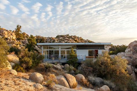 The Graham Residence - Houses for Rent in Yucca Valley, California, United States Yucca Valley, Glamping Site, Tiny Cabins, Homes For Rent, California Desert, Desert Homes, Open Space Living, Tiny House Decor, Sustainable Home