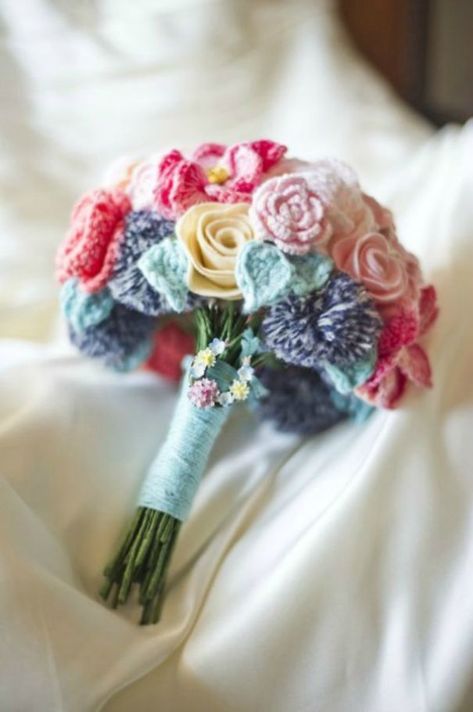 Crochet Bridal Bouquets | Bored Panda Sandal Rajut, Wedding Crochet Patterns, Wedding Pom Poms, Bouquet Crochet, Crochet Flower Bouquet, Crochet Bouquet, Crocheted Flowers, Crochet Wedding, Knitted Flowers