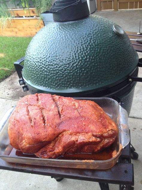 How to Cook Pork Butt on the Big Green Egg | Big Green Egg Blog Big Green Egg Pulled Pork, Big Green Egg Smoker, Green Egg Bbq, Big Green Egg Grill, Smoked Pork Shoulder, Green Egg Grill, Big Green Egg Recipes, Egg Grill, The Big Green Egg