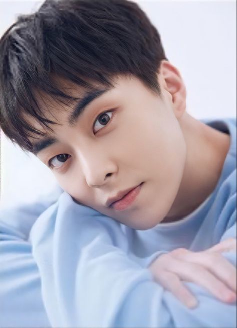 Kim Minseok Exo, Exo Songs, Xiumin Exo, Kim Min Seok, Exo Xiumin, Kim Junmyeon, Kim Jongdae, Exo Members, Kim Jongin