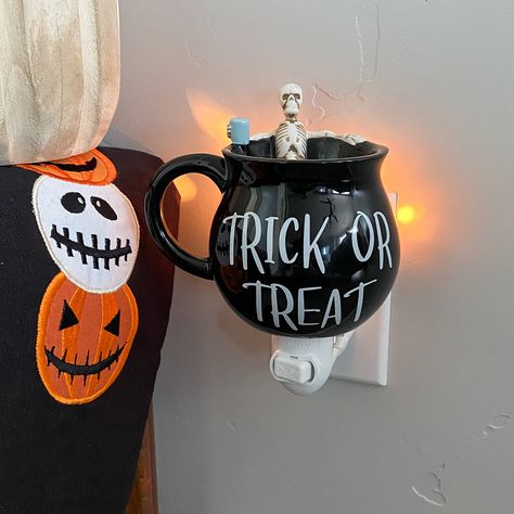 Treat yourself to a chill Halloween with a truly original décor piece perfect for adding a little spooky fun to any space!

#ScentsyWithCatharine #ScentsyIndependentConsultant 2023 Scentsy, Scentsy 2022, Scentsy Marketing, Halloween Wallpaper Iphone Backgrounds, Scent Warmers, Scentsy Consultant Ideas, Scentsy Ideas, Scentsy Wax Bars, Scentsy Business