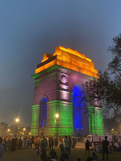 #indiagate #india Delhi Monuments, Delhi Tourism, Delhi Sultanate, Delhi Travel, India Gate, Happy Birthday Love Quotes, Road Photography, Famous Monuments, Happy Birthday Love