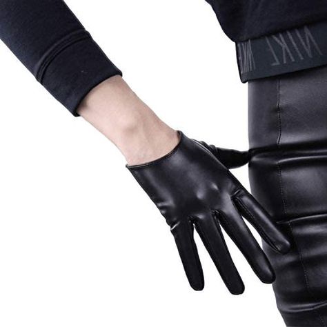 1950s Vintage Fashion, Black Cosplay, Leather Gloves Women, Short Gloves, Tech Gloves, Fashion Gloves, Gloves Fashion, Womens Black Shorts, Cold Weather Gloves