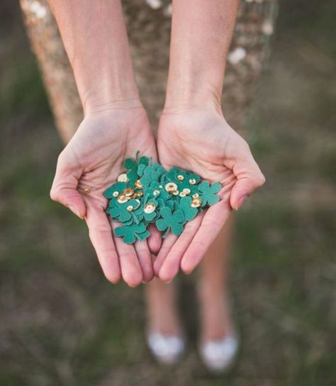 St. Patrick’s Day (March 17) may not be the retail giant of Valentine's Day, yet with clever incentives you can welcome clients with a festive salon experience throughout the month of March. Make your competition green with envy! Styled Engagement Shoot, Beauty Boss, St Patrick's Day Decorations, Saint Patties, Spring Photos, Irish Wedding, Spring Fling, Portrait Ideas, Perfect Palette