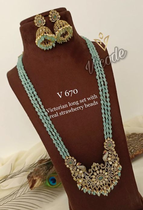 Long Kundan Necklace, Pearl Long Necklace, Jewelry Hacks, Neck Pieces Jewelry, Fancy Jewelry Necklace, Gold Jewellry, Real Pearl Necklace, Antique Jewellery Designs, Pearl Necklace Designs