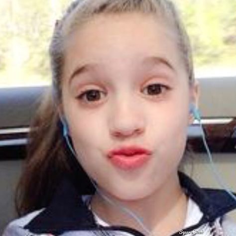 Kenzie Ziegler! One of the Best dancer on dance moms! wish I can meet her Mackenzie Ziegler Dance, Mack Z, Best Dancer, Dance Moms Moments, Abby Lee Miller, Dance Moms Pictures, Kenzie Ziegler, Dance Instructor, Mackenzie Ziegler