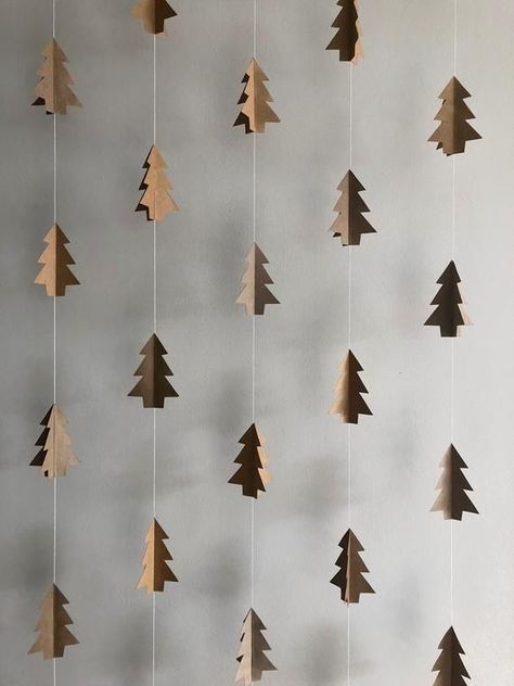 Diy Christmas Wall, Ideas Decoracion Navidad, Jul Diy, Paper Wall Decor, Winter Wedding Decorations, Dekor Diy, Inspired Interiors, Xmas Diy, Easy Christmas Diy