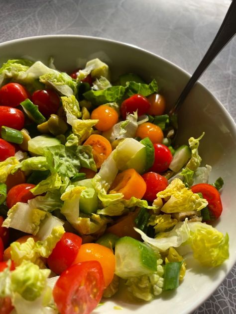 Fresh salad Salad Aethstetic, Fresh Astethic, Simple Salad Aesthetic, Fresh Salad Aesthetic, Aesthetic Salad Pictures, Summer Salads Aesthetic, Mediterranean Salad Aesthetic, Salad Astethic, Salad Esthetics