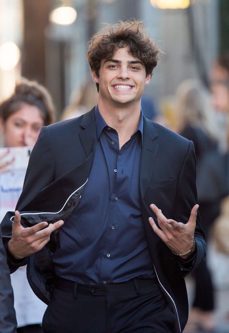 Noah Centineo Wallpaper Iphone, Noah Centineo Aesthetic, Noah Centineo Wallpaper, Noah Centineo Peter Kavinsky, Justin Bieber Boyfriend, Peter Kavinsky, Noah Centineo, Wallpaper Iphone Aesthetic, Lara Jean