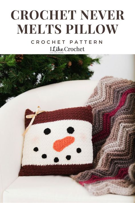 Crochet Snowman Pillow Free Pattern, Crochet Kids Pillow, Crochet Snowman Pillow, Stairs Christmas, Crochet Plaid, Crochet Pillow Patterns Free, Christmas Gifts Ideas, Crocheted Christmas, Pillow Patterns