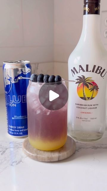 Dio & Iris on Instagram: "Blueberry Redbull X Malibu Rum + pineapple juice 💛💙  #maliburum #maliburumdrinks #rum #cocktails #cocktailrecipes #cocktailhour #dioandiris" Blueberry Redbull Drinks, Redbull Cocktails Recipe, Redbull Alcoholic Drinks, Redbull Cocktails, Redbull Drink Recipes, Red Bull Cocktails, Malibu Rum Drinks Recipes, Dessert Drinks Alcohol, Bartending Drinks