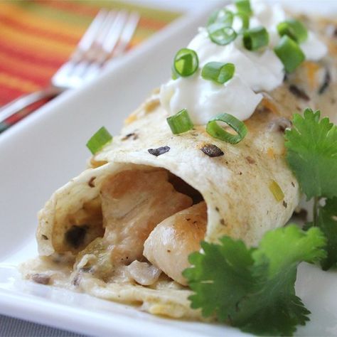 Chicken Enchiladas II | "This is the best enchilada recipe I've ever tried. I found that the recipe measurements are perfect for twelve 6" sized tortillas." Flour Tortilla Enchiladas, Best Chicken Casserole, Best Enchiladas, Chicken Enchilada Recipe, Cream Of Mushroom, Enchilada Recipes, Leftover Chicken, Chicken Recipes Casserole, Chicken Enchiladas