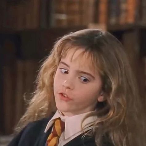 Hermione Meme, Emma Watson Meme, Hermione Granger Funny, Dress Drawing, Harry Potter Memes, Hermione Granger, Emma Watson, Hermione, Dumb And Dumber