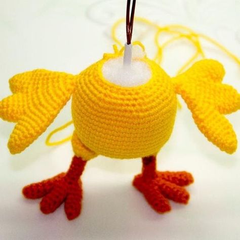 Heklane Igracke, Crochet Chickens, Crochet Rooster, Amigurumi Chicken, Crochet Bird Patterns, Baby Chicken, Chicken Pattern, Crocheted Toys, Crochet Chicken