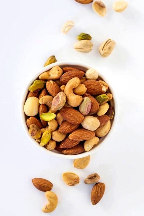 Different Nuts, Fitness Blogs, Healthy Nuts, Nuts And Seeds, Mixed Nuts, Protein Sources, New Trend, Muscle Mass, Orzo