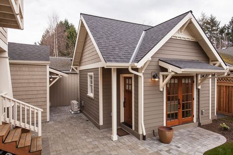 Market for 'granny flats' has boomed, matured since Portland's soon-expiring fee waiver | OregonLive.com Grandma Pods, Granny Pods Floor Plans, Granny Pods, Inlaw Suite, Granny House, Granny Pod, Glass Patio, Backyard Cottage, Granny Flats