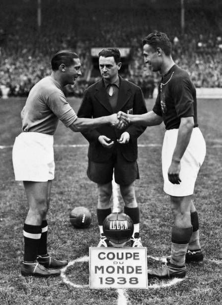 22,006 Fifa World Cup Vintage Photos and Premium High Res Pictures - Getty Images Fifa World Cup France, Fifa World Cups, Football Final, Giuseppe Meazza, Fifa Football, Football Photography, Champions Of The World, Football Icon, Association Football