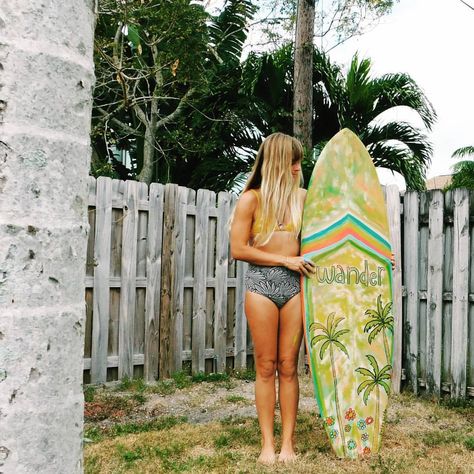 surfybirdy Roxy Girl Aesthetic, Surfer Aesthetic, 90s Surf, Surf Hair, Ocean Salt, Surf Aesthetic, Roxy Surf, Hair Body Wave, Roxy Girls