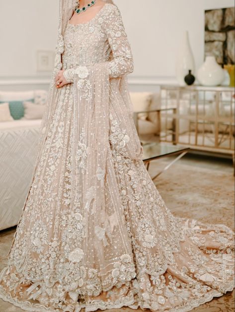 Nikah Outfit, Pakistani Bridal Dress, Nikah Dress, Walima Dress, Desi Wedding Dresses, Nikkah Dress, Wedding Lehenga Designs, Asian Wedding Dress, Asian Bridal Dresses