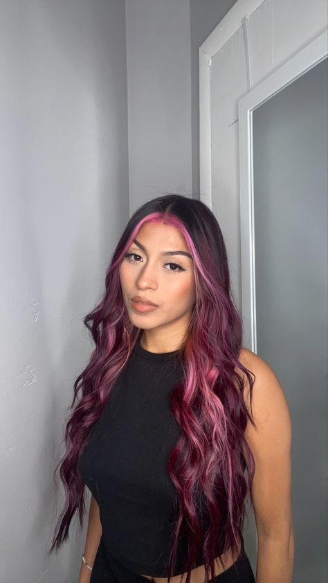 Burgundy Pink Hair, Pink And Burgundy Hair, Red Hair With Pink Highlights, Highlight Hair Ideas, Magenta Hair Colors, Dark Pink Hair, Color Block Hair, Highlight Hair, Magenta Hair