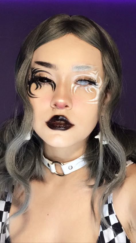 Crazy Eye Makeup, Punk Makeup, Face Art Makeup, Graphic Makeup, Halloween Makeup Inspiration, White Makeup, Cool Makeup Looks, Eye Makeup Designs, Dope Makeup